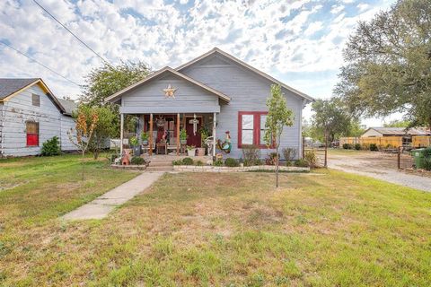 905 6th Avenue Mineral Wells TX 76067