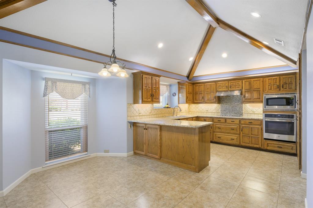 2509 Fox Glenn Circle