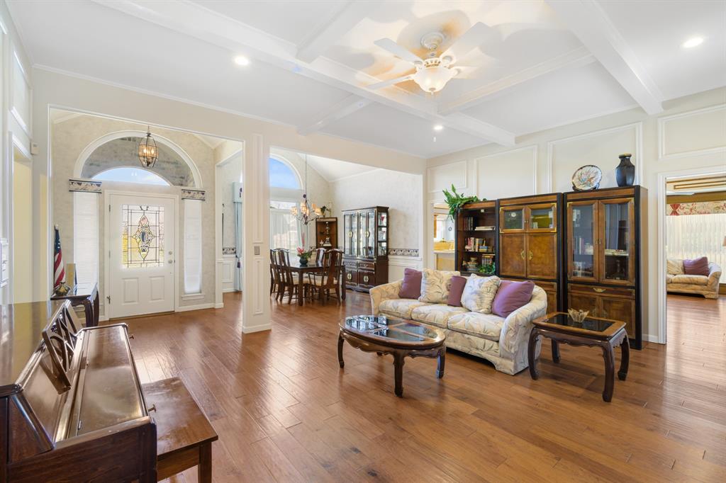 2509 Fox Glenn Circle