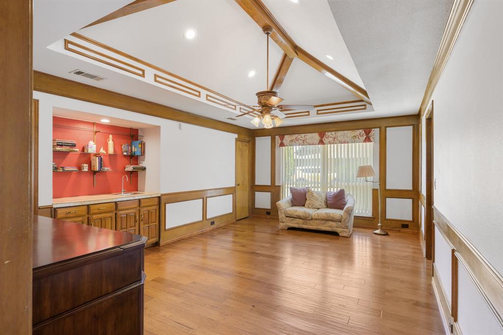 2509 Fox Glenn Circle