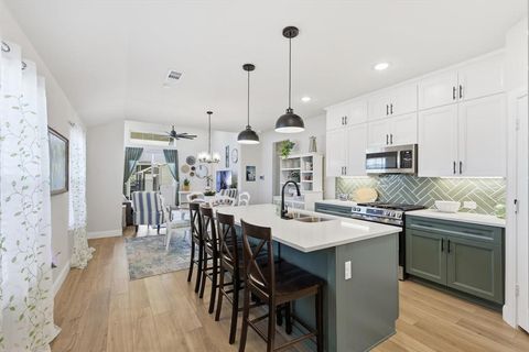 Tiny photo for 1018 Abigail Way, Midlothian, TX 76065 (MLS # 21209827)