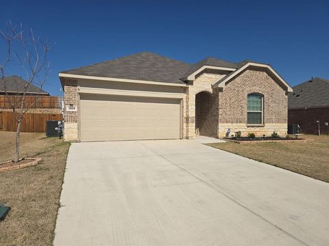 Photo of 1209 Dragon Way, Azle, TX 76020 (MLS # 21197521)