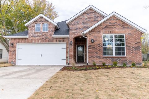 A home in Bonham