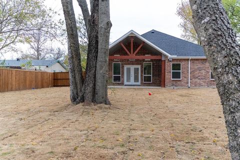 A home in Bonham