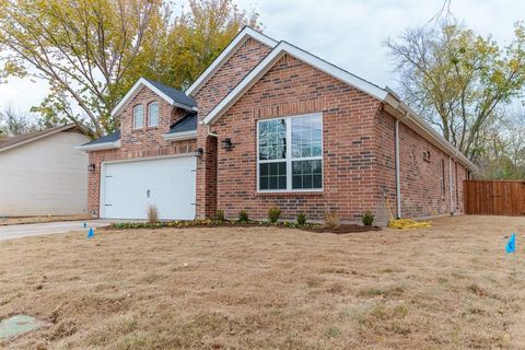 A home in Bonham