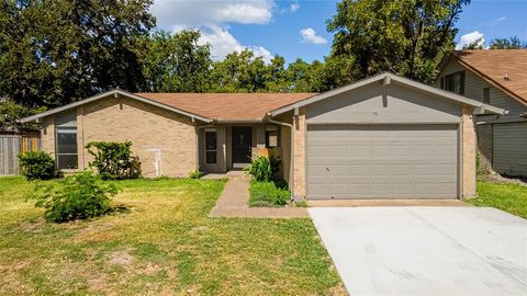 326 E Springdale Lane Grand Prairie TX 75052