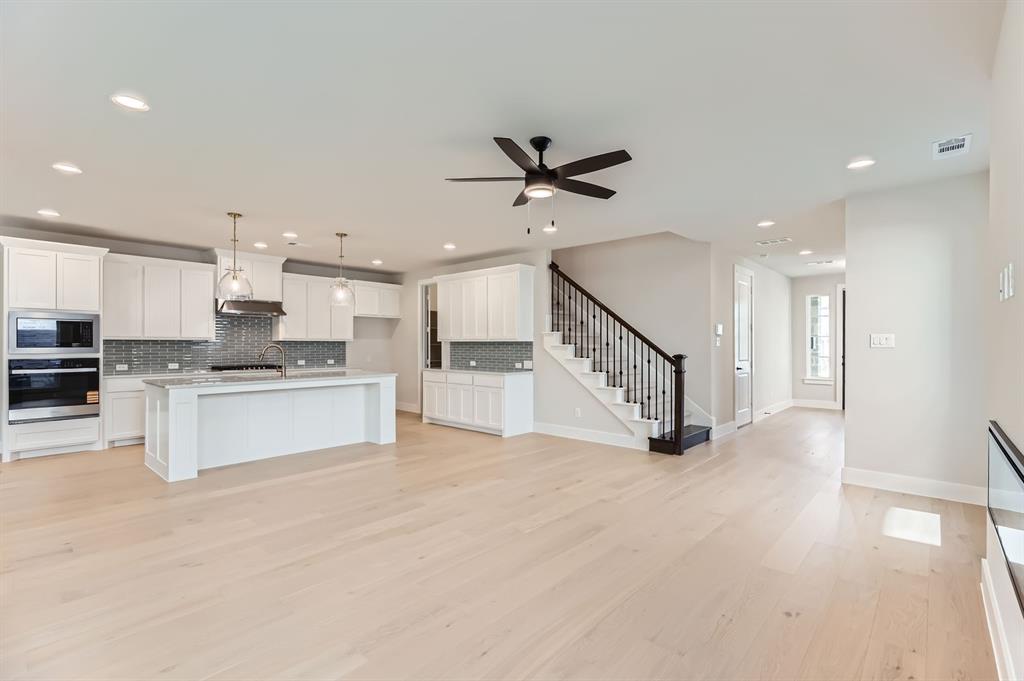 Castle Hills Northpointe Townhomes - Residential