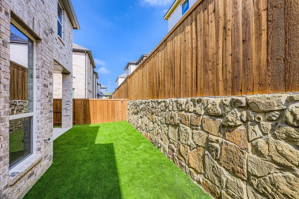 Castle Hills Northpointe Townhomes - Residential