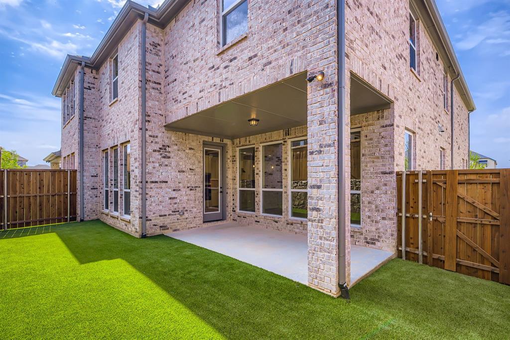 Castle Hills Northpointe Townhomes - Residential