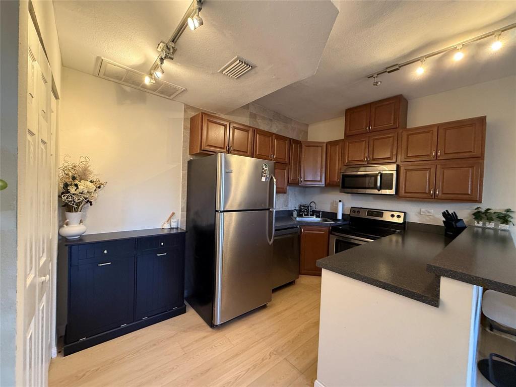 University Crossroads 01 & 02 - Residential Lease