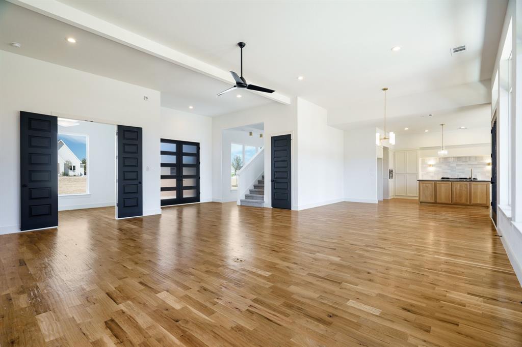 3040 Glen Oaks