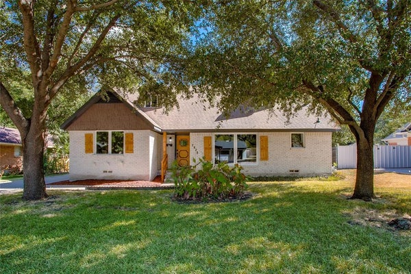 2828 LARKSPUR LN, DALLAS, TX 75233 - Image b2a3ec10c19c42cb9d11a66914801410/2042815812