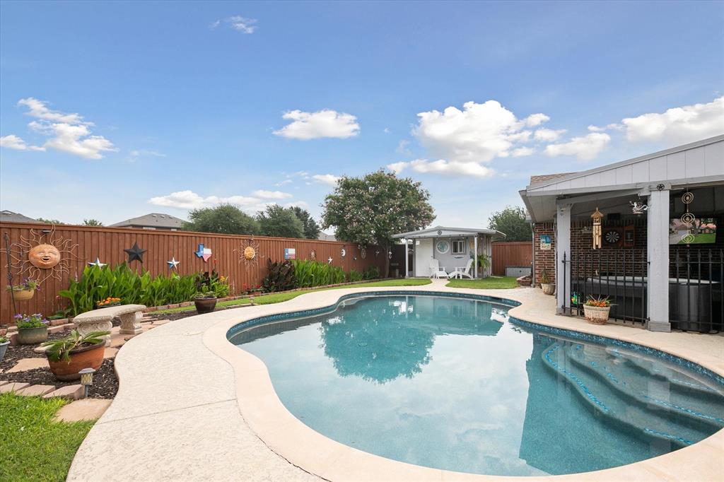 568 Willowview Drive