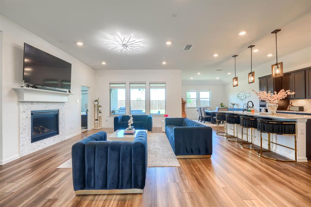 2404 Limestone Lane