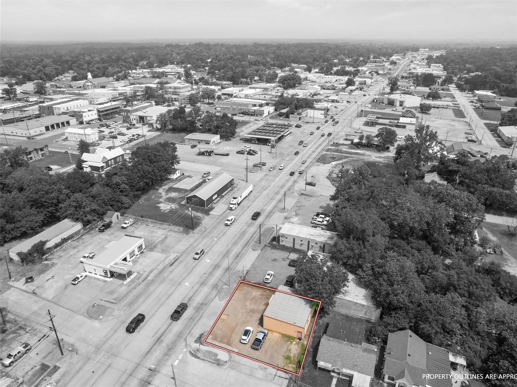 221 S US HWY 271