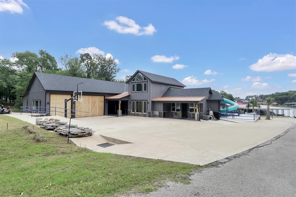Photo of 5000 Esquire Estates Road, Mabank, TX 75156 (MLS # 21266196)