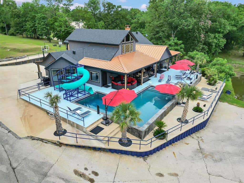 Photo of 5000 Esquire Estates Road, Mabank, TX 75156 (MLS # 21266196)