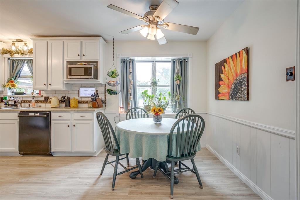 Colonial Country Estates - Residential