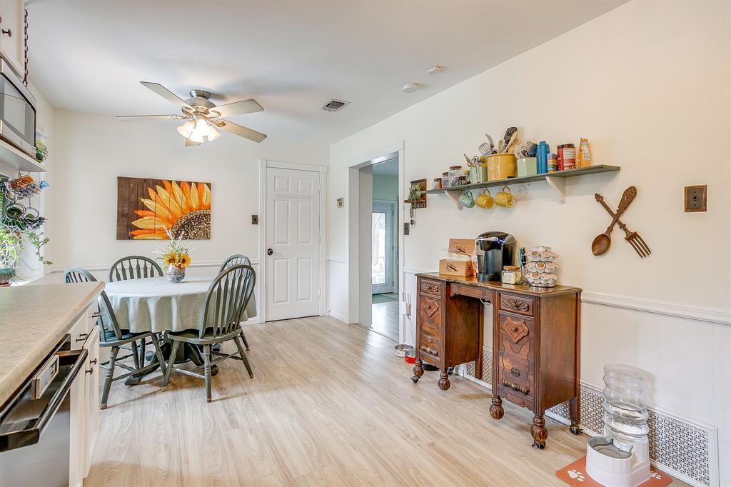 Colonial Country Estates - Residential