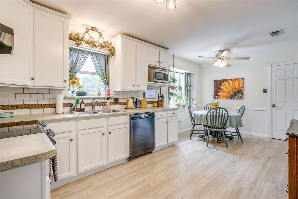 Colonial Country Estates - Residential