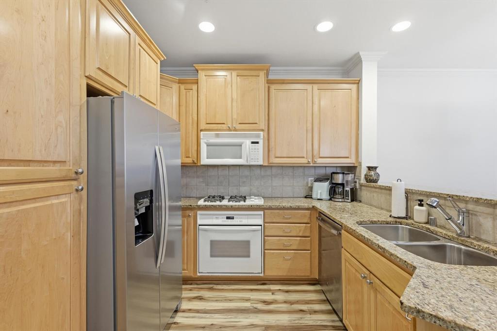 2535 CHAMPAGNE Drive