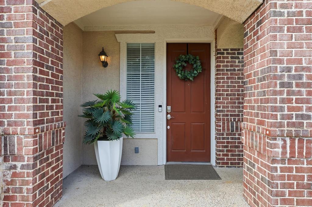 2535 CHAMPAGNE Drive