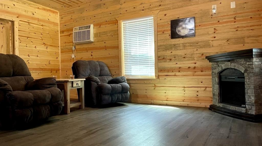 0471 W M Harris, Tract 1-2 - Land