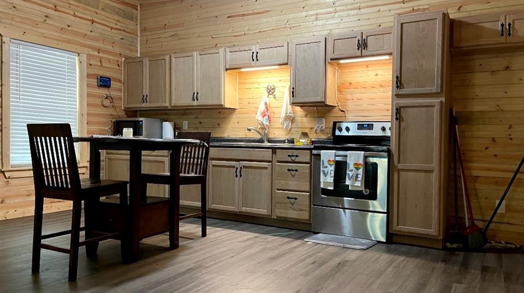 0471 W M Harris, Tract 1-2 - Land