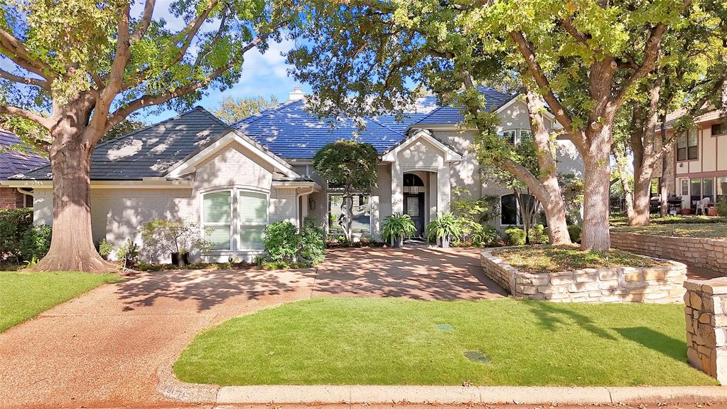 2907 Arbor Oaks Drive