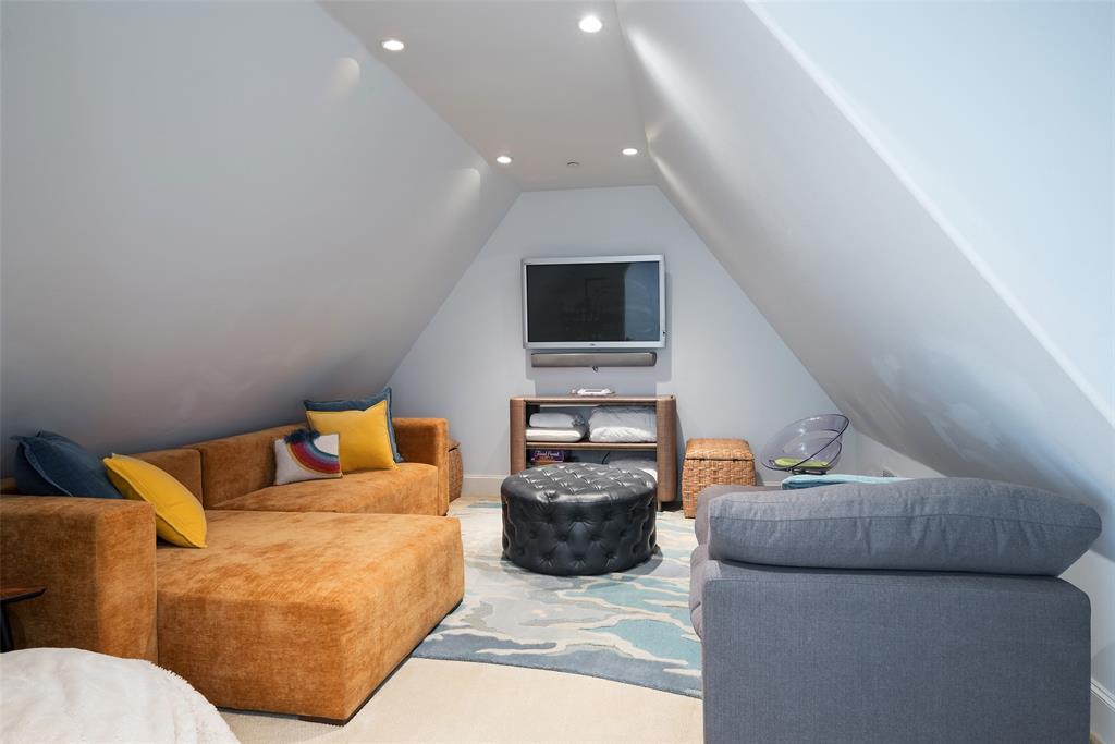 Highland Park West 02 Instl - Residential