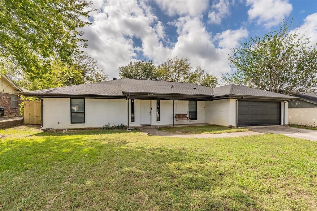 6704 Greenacres Drive