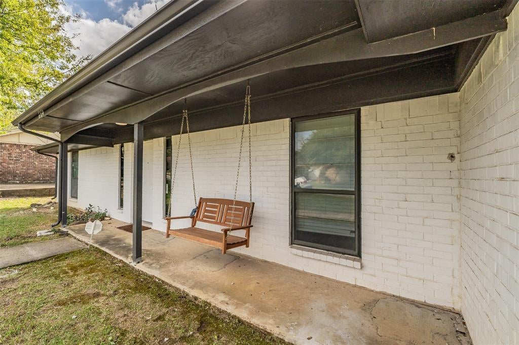 6704 Greenacres Drive