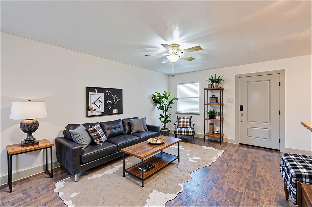4633 Fairmount Street 202