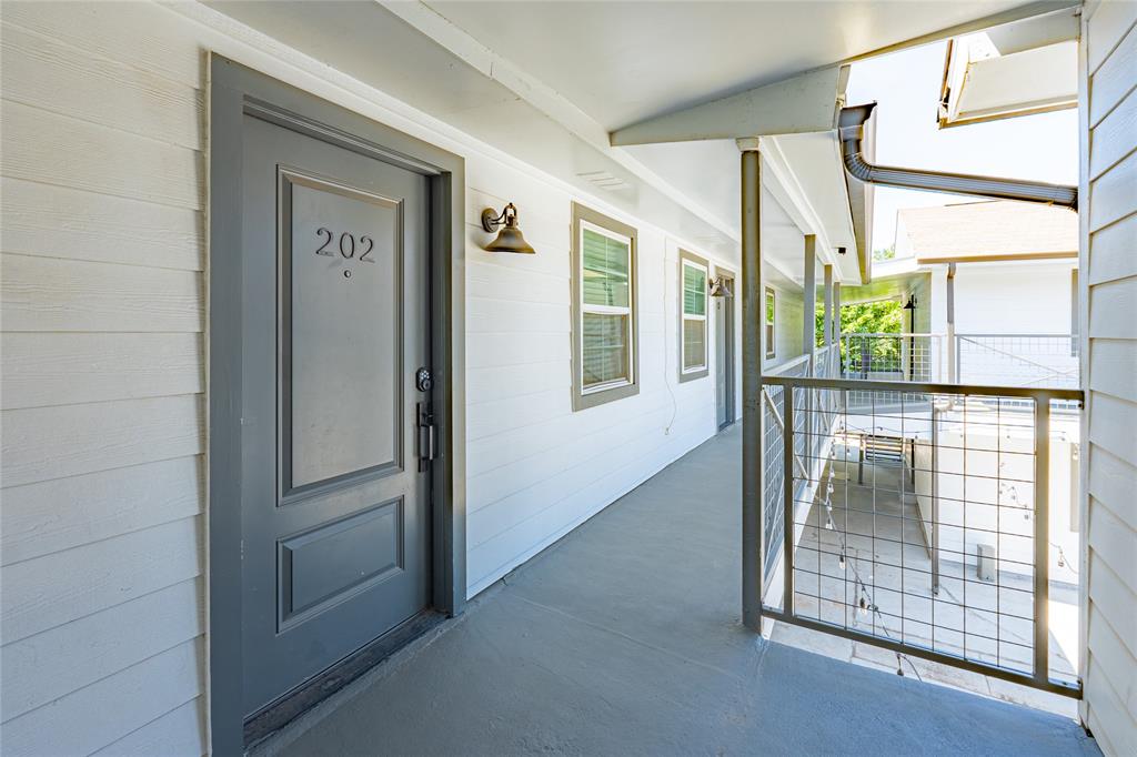 4633 Fairmount Street 202