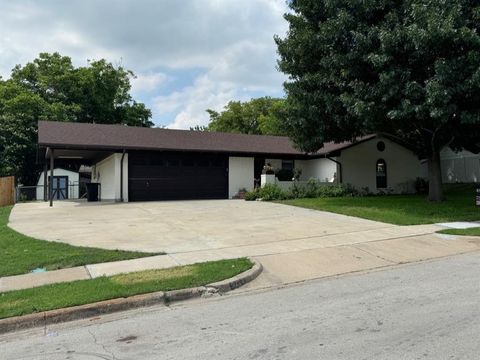 A home in Benbrook