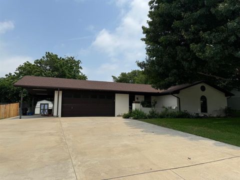 A home in Benbrook