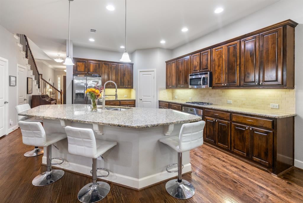 3914 Plum Vista Place