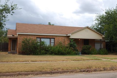 1720 Avenue K Anson TX 79501