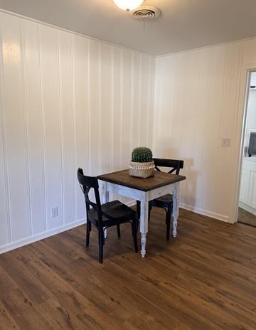 203 E Spring