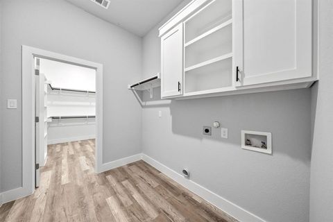 Tiny photo for 6620 Seth Barwise Street, Fort Worth, TX 76179 (MLS # 21100559)