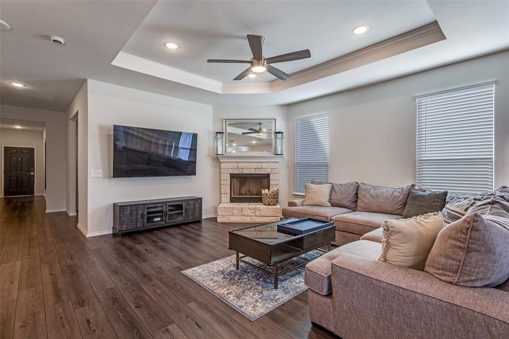 1810 Hummingbird Street