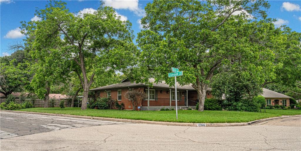 Old Oaks - Residential