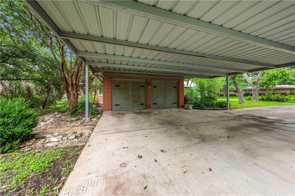 Old Oaks - Residential