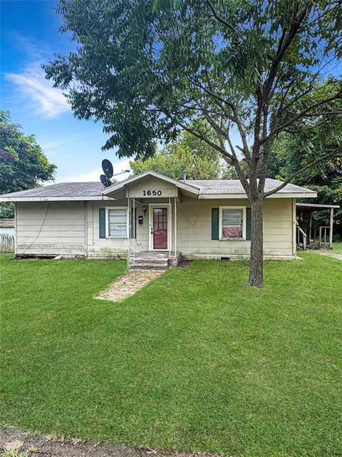 1650 E Polk Street Paris TX 75460