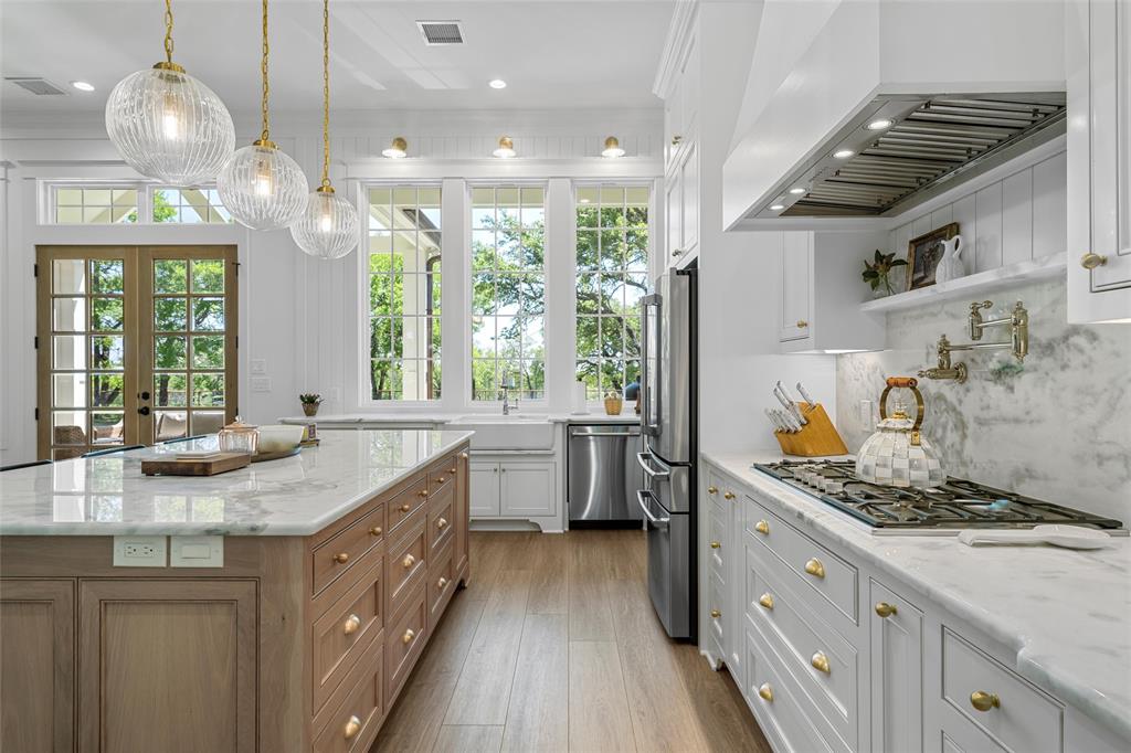 BLUEBONNET ESTATES - Residential