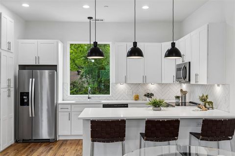 5647 Live Oak Street 105 Dallas TX 75206