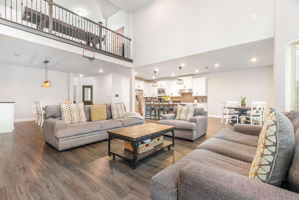 2540 Bottlebrush Drive