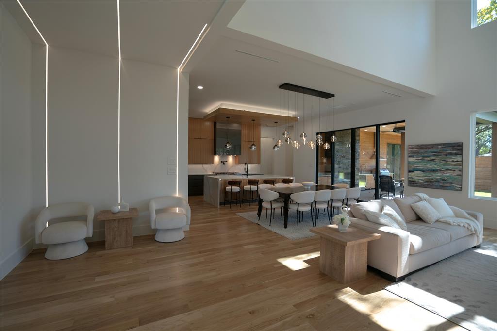3542 Regent Drive
