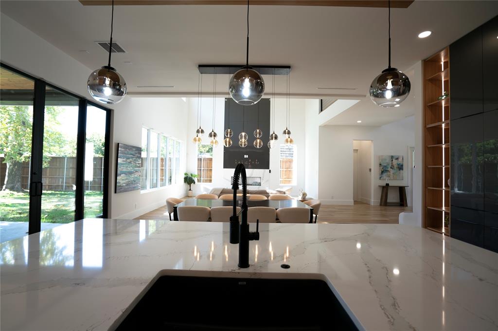 3542 Regent Drive