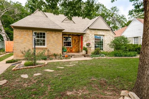 Photo of 315 S Montclair Avenue, Dallas, TX 75208 (MLS # 21244509)